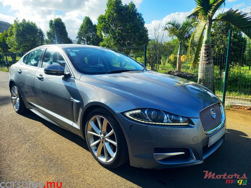 2011' Jaguar XF 3.0 V6 photo #2