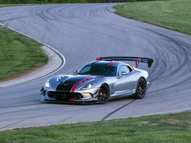 Dodge Just Revealed the Fastest Street-Legal Viper of All Time