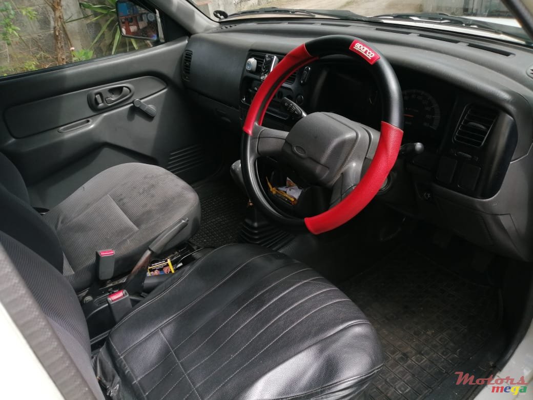 2007' Mitsubishi L 200 photo #1