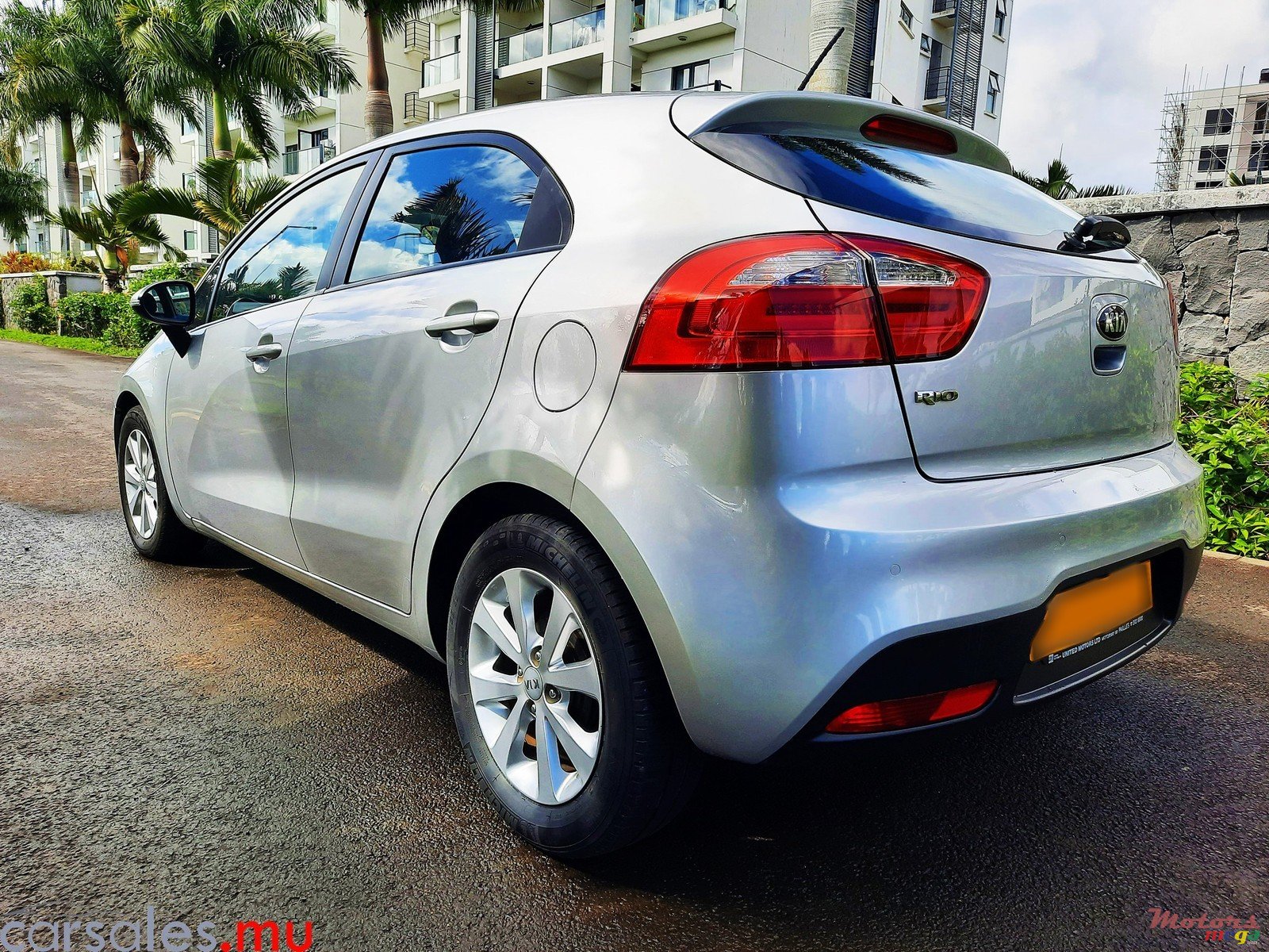 2013' Kia Rio 1.2 Hatchback photo #2