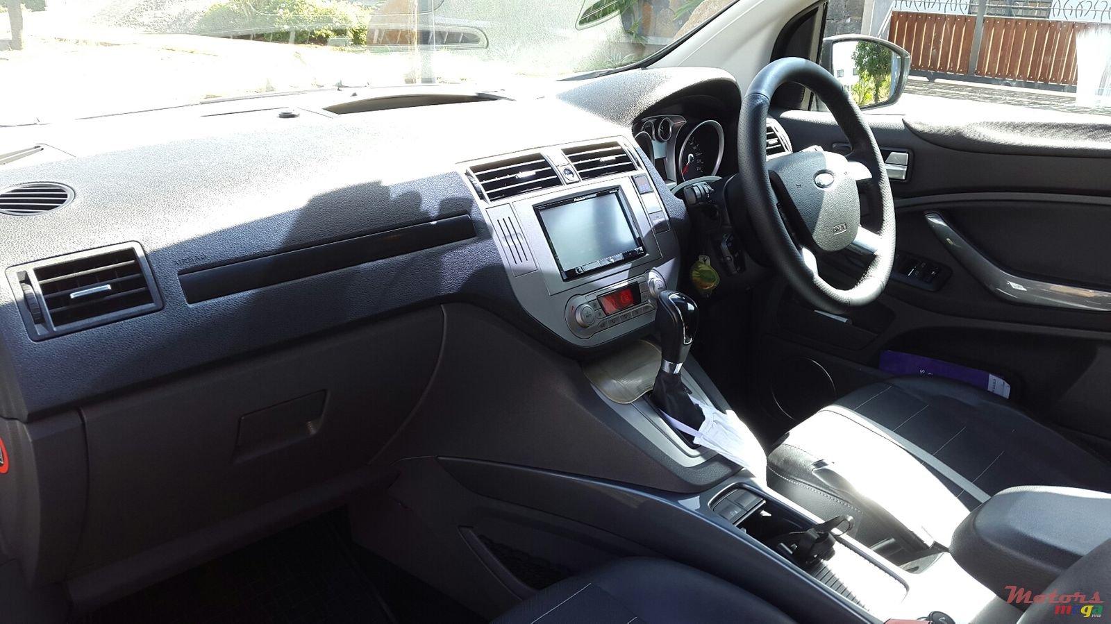 2010' Ford Kuga photo #5