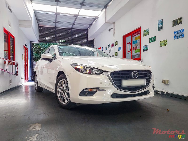 2018' Mazda 3 photo #1