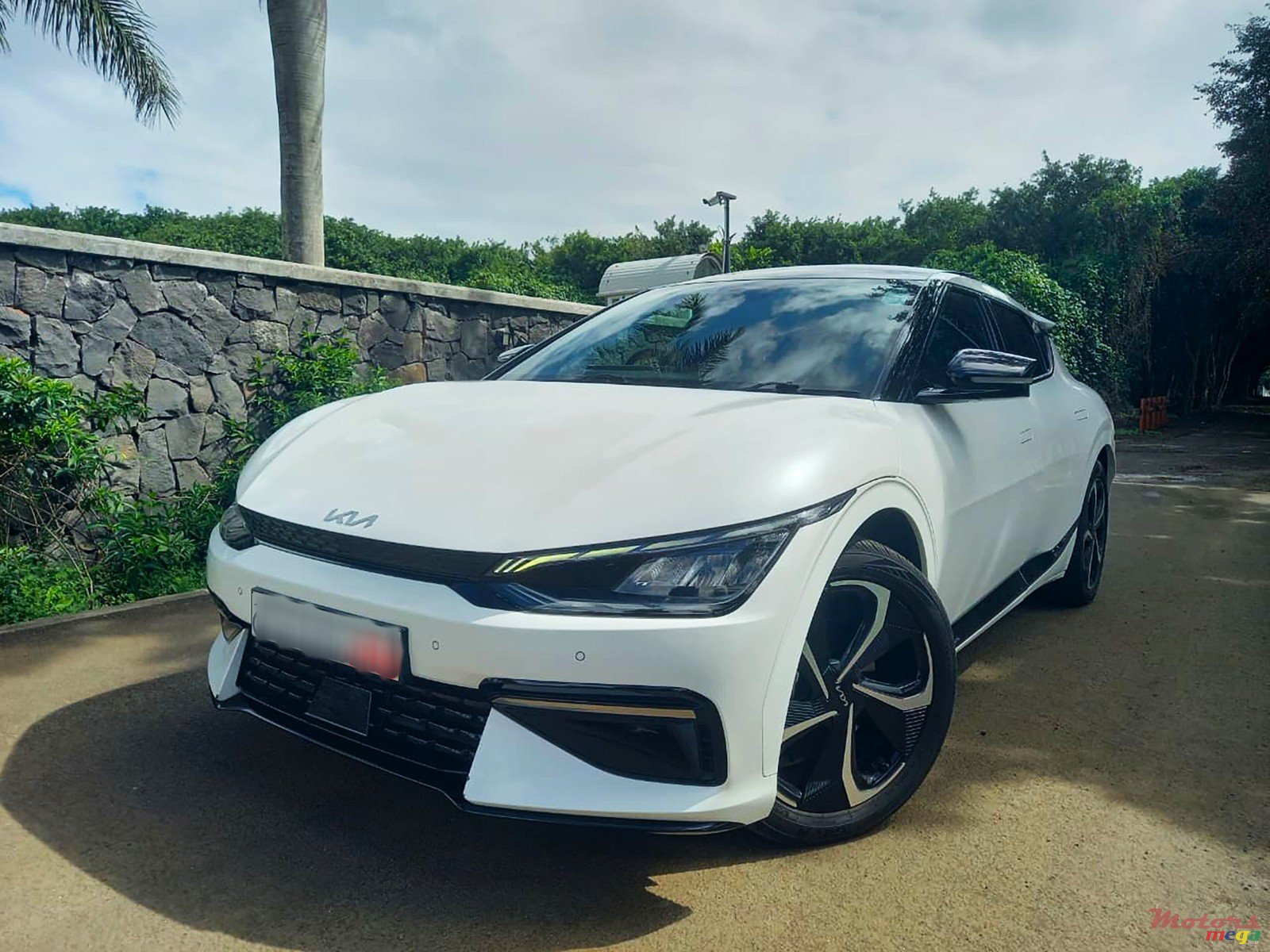 2022' Kia EV6 GT Line 239Kw photo #1