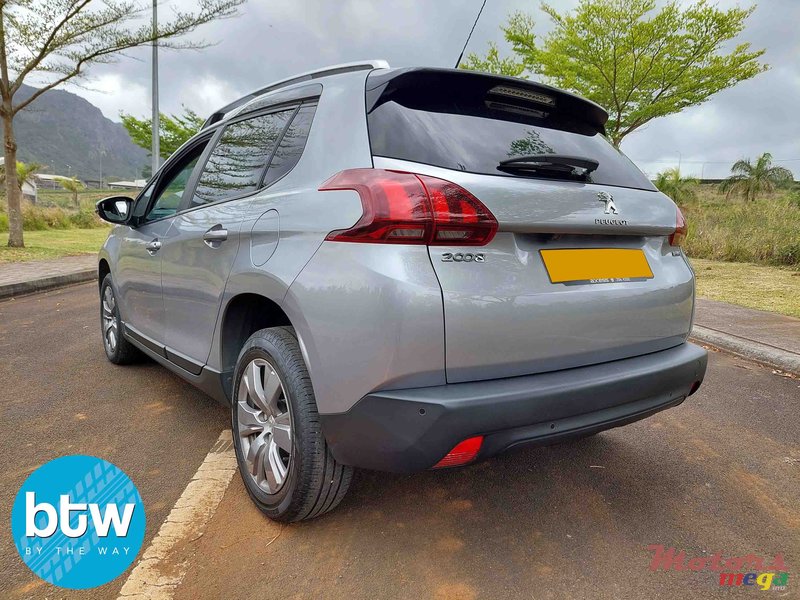 2018' Peugeot 2008 photo #3