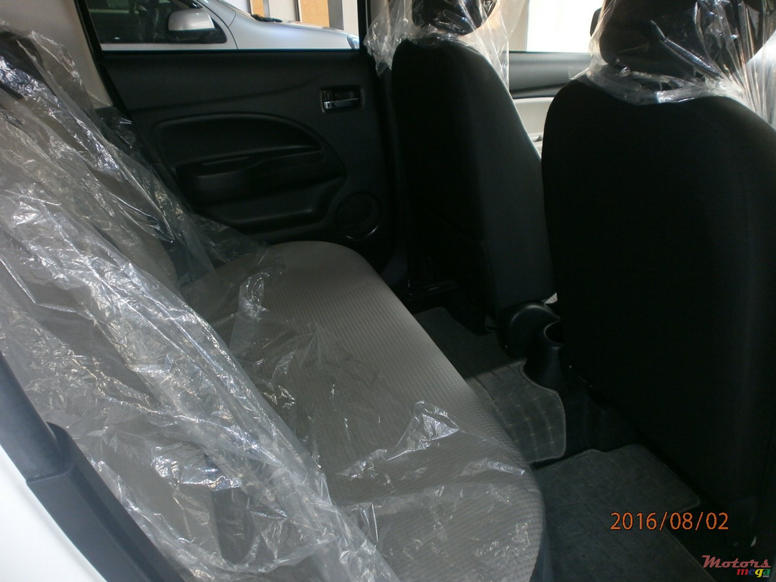 2013' Mitsubishi Mirage photo #6