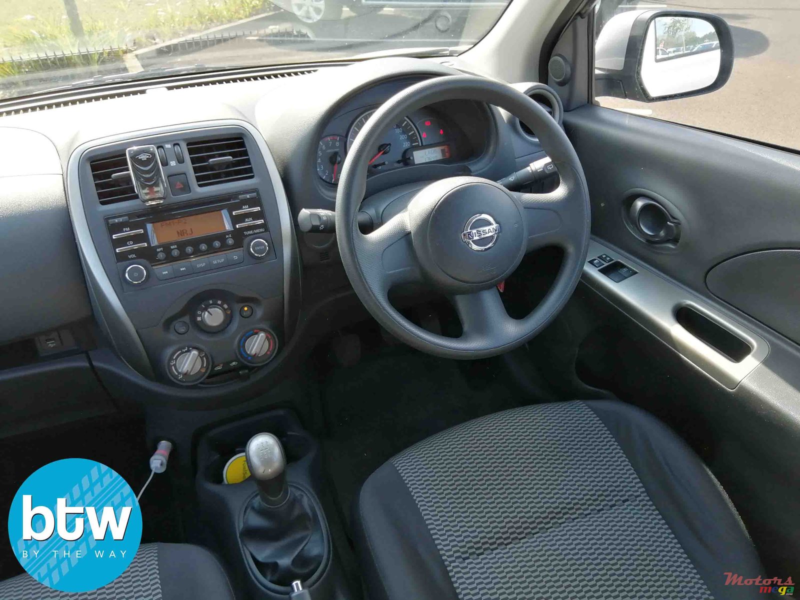 2016' Nissan March photo #5