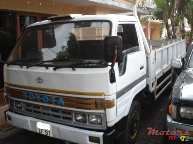 1991' Toyota dyna 300 photo #1