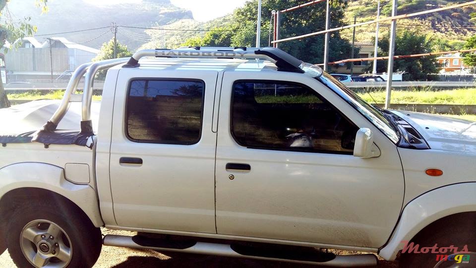 2003' Nissan photo #3