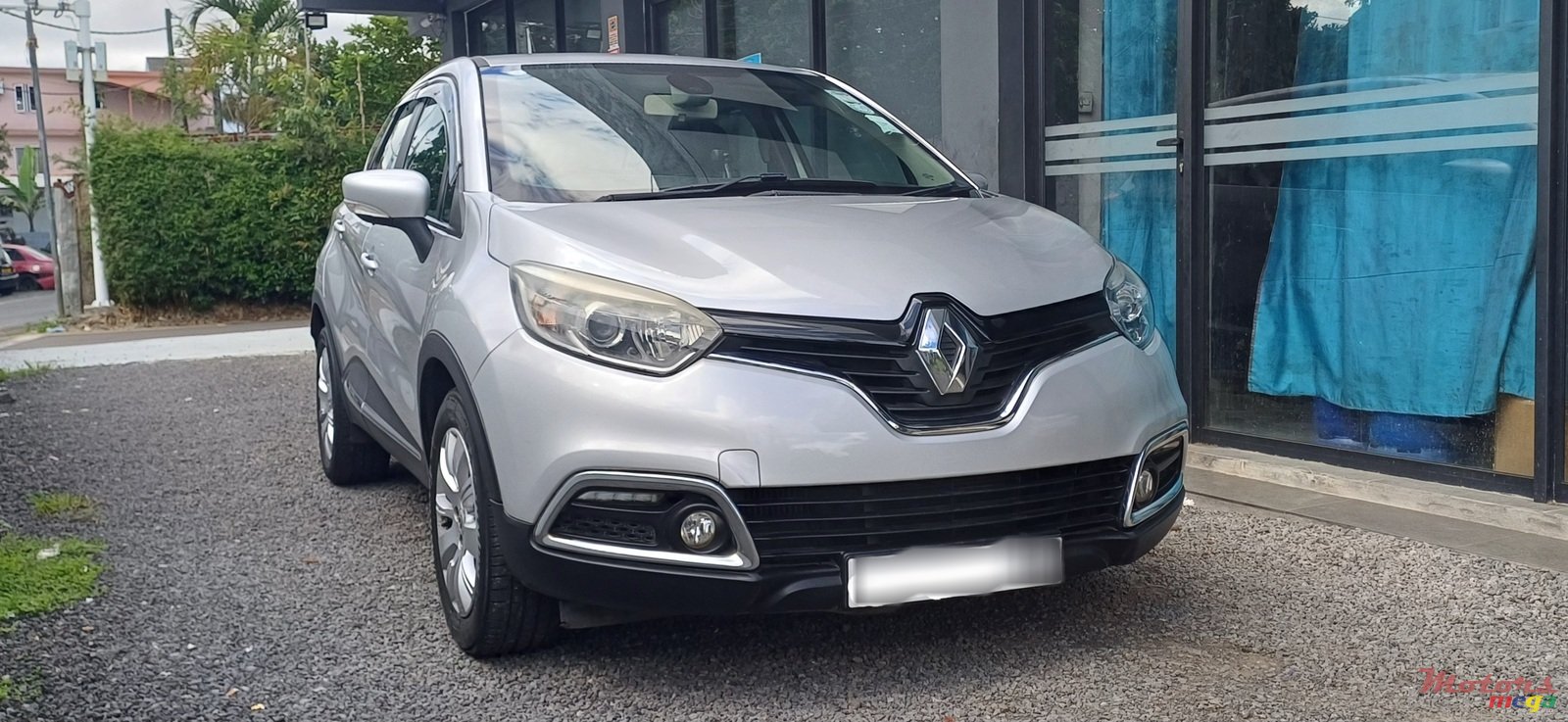 2015' Renault Captur photo #2
