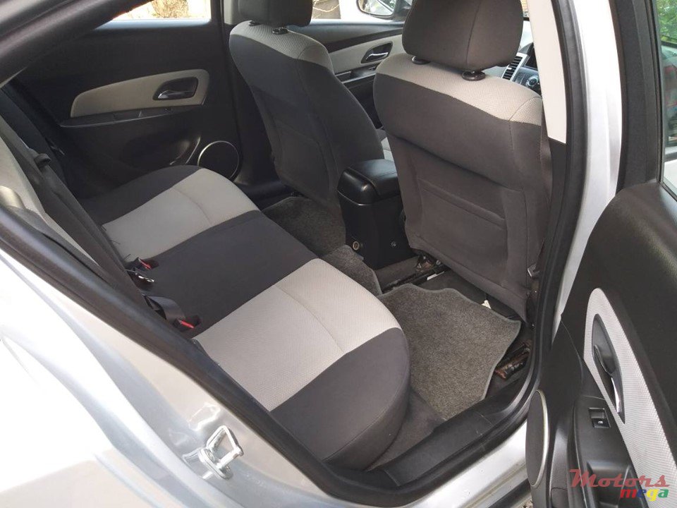 2011' Chevrolet Cruze 1500cc Manual photo #4