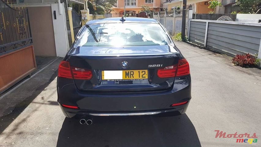 2012' BMW 328 photo #3