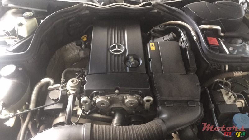 2011' Mercedes-Benz C-Class photo #4