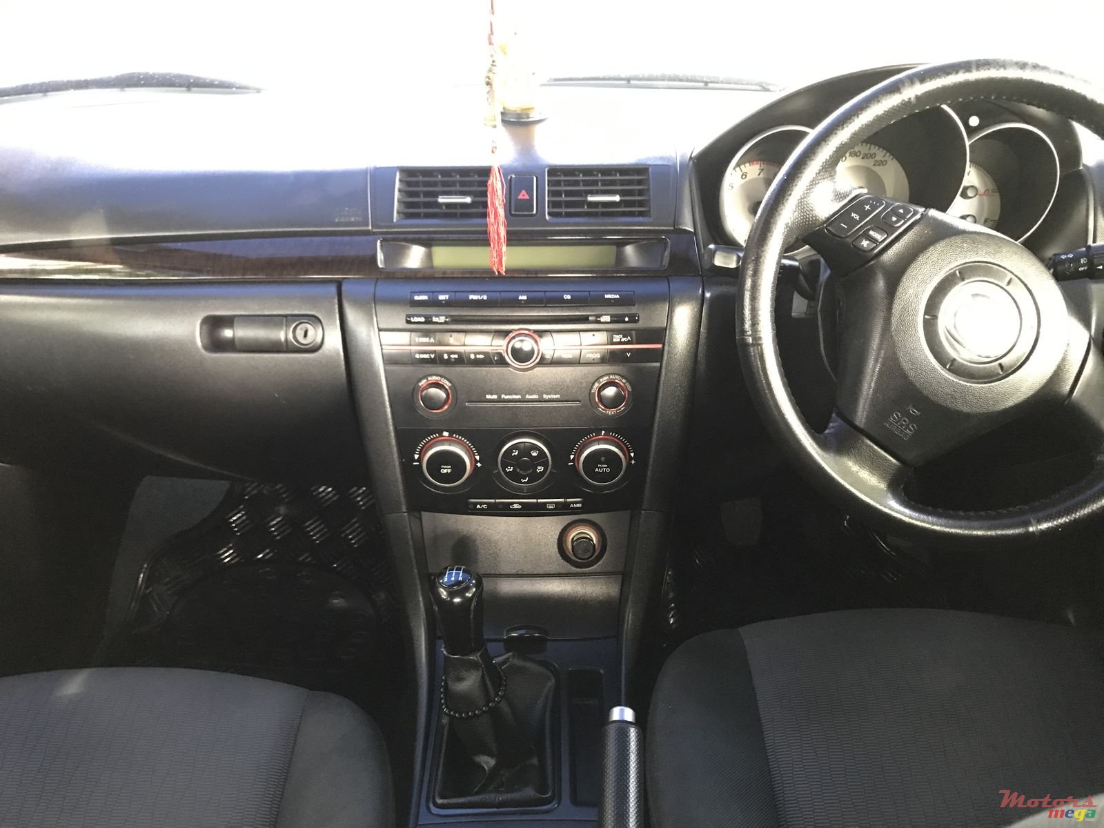 2007' Mazda 3 photo #2