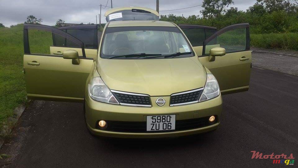 2006' Nissan Tiida photo #1
