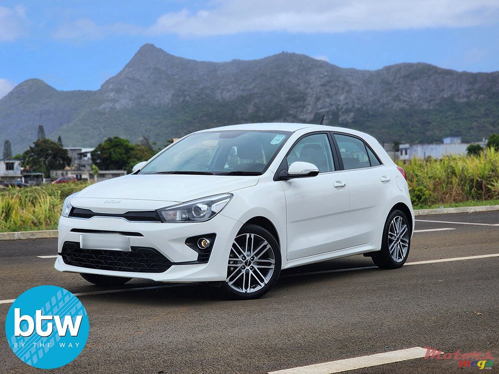 2022' Kia Rio photo #2