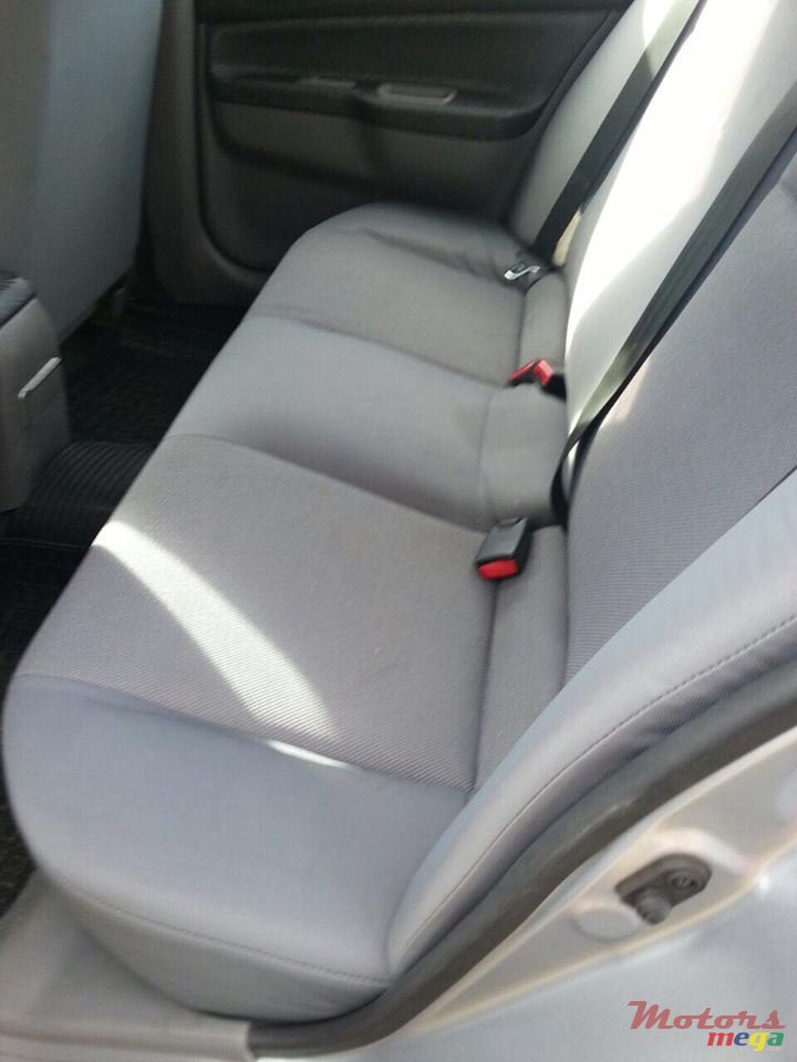 2008' Mitsubishi Lancer photo #5