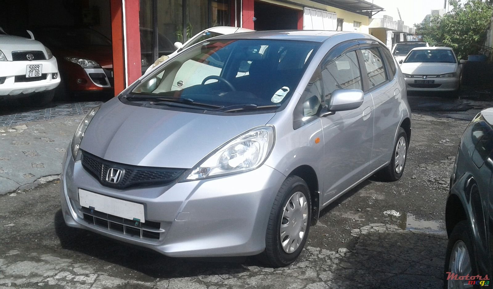 2010' Honda Fit photo #1