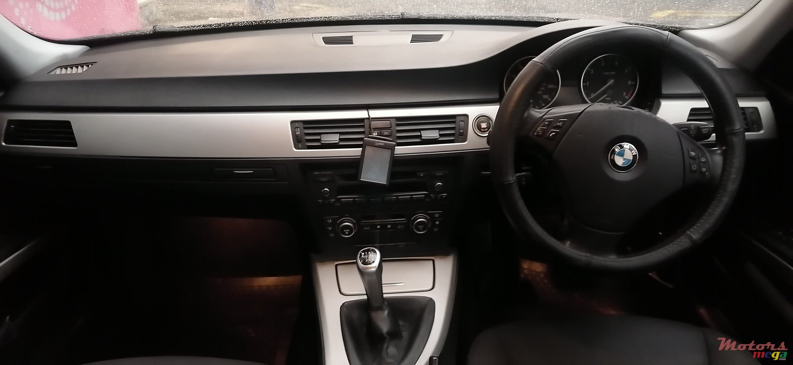 2009' BMW 320 photo #3