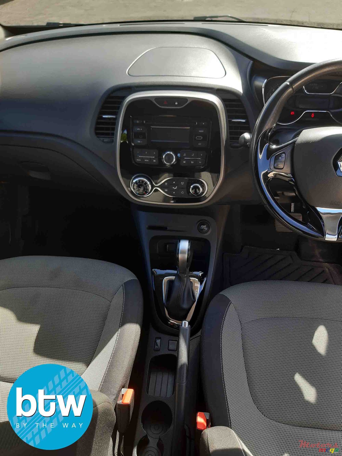 2016' Renault Captur 1.2 Turbo Automatic photo #6
