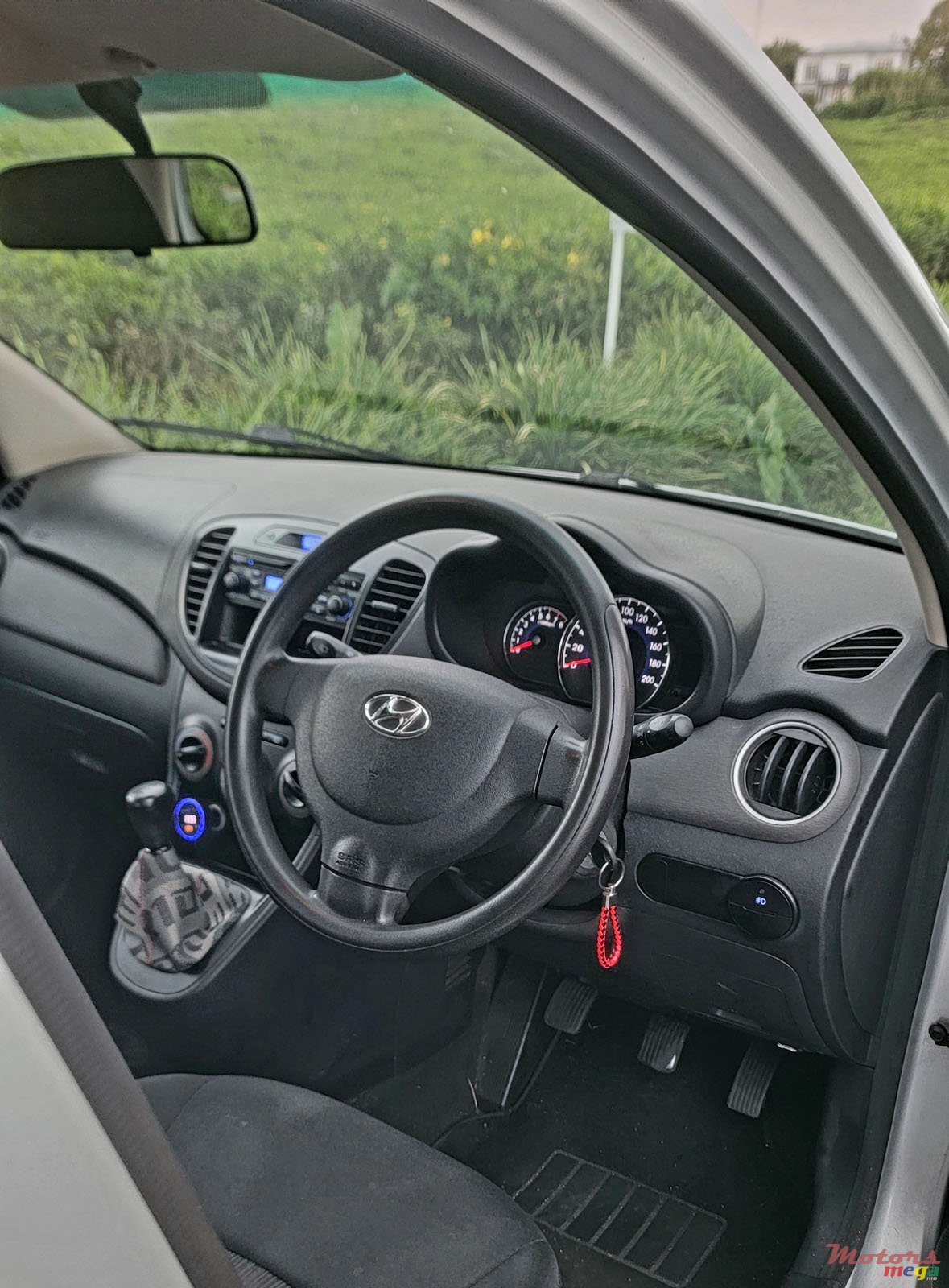 2012' Hyundai i10 photo #3