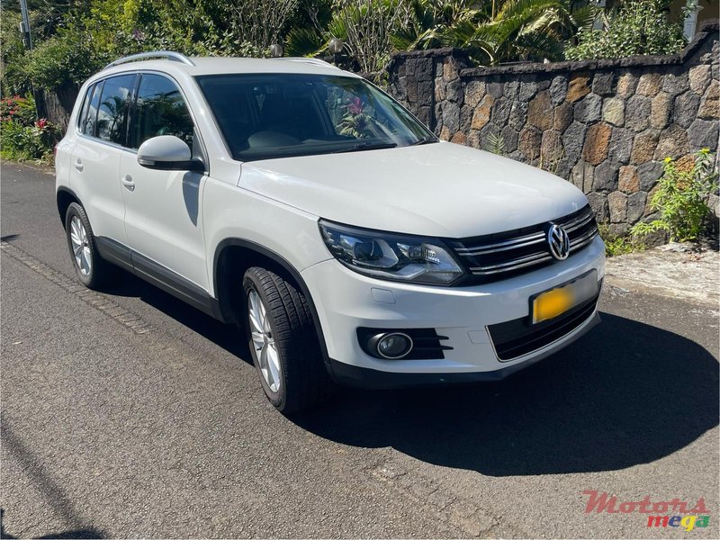 2014' Volkswagen Tiguan photo #1