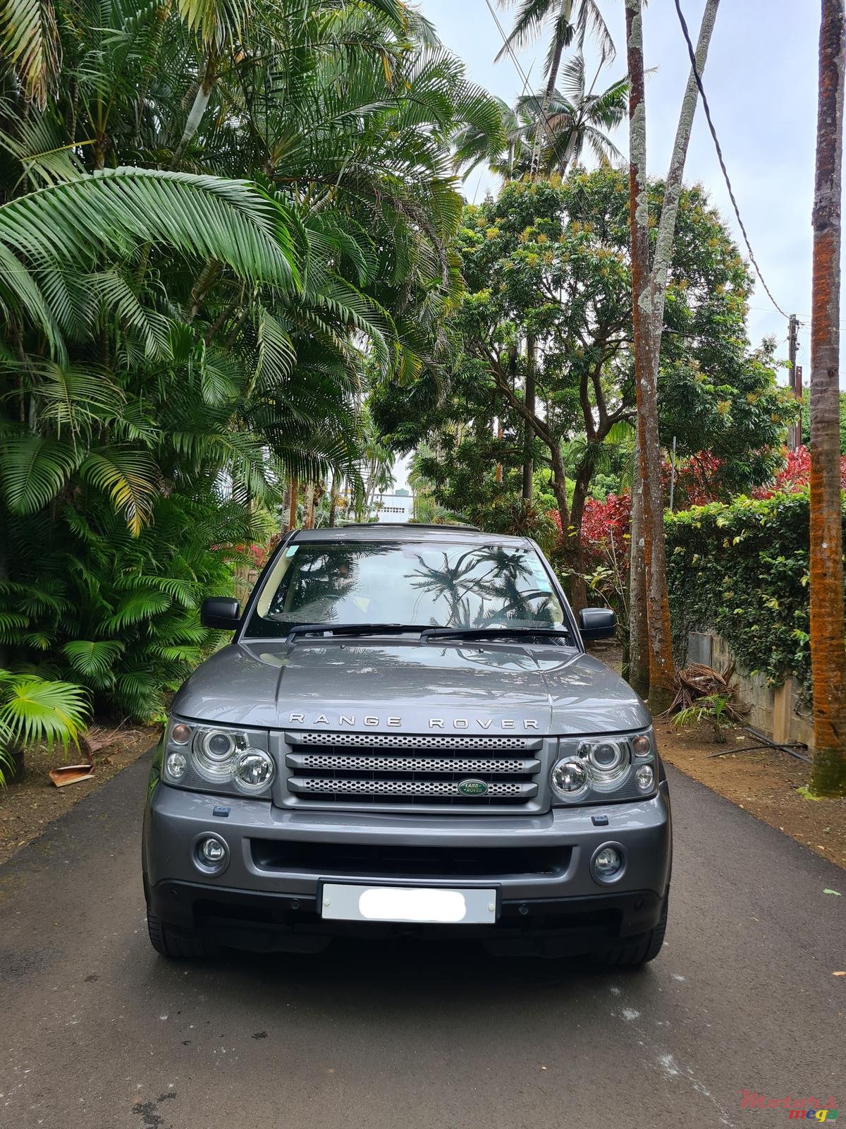 2009' Land Rover Range Rover Sport Sunroof photo #2