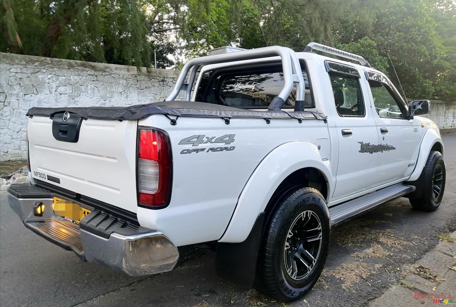 2017' Nissan Hardbody photo #3