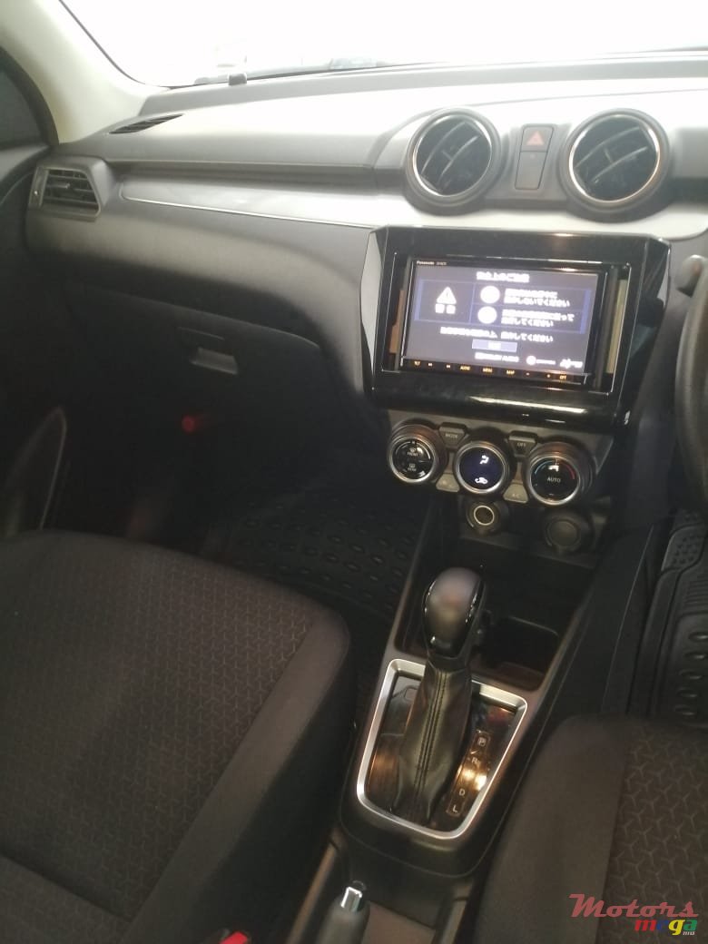 2019' Suzuki Swift photo #5