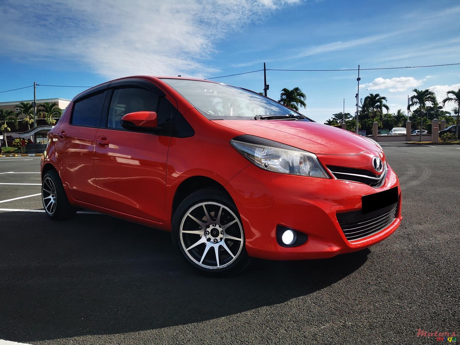 2012' Toyota Vitz 1.0 photo #2