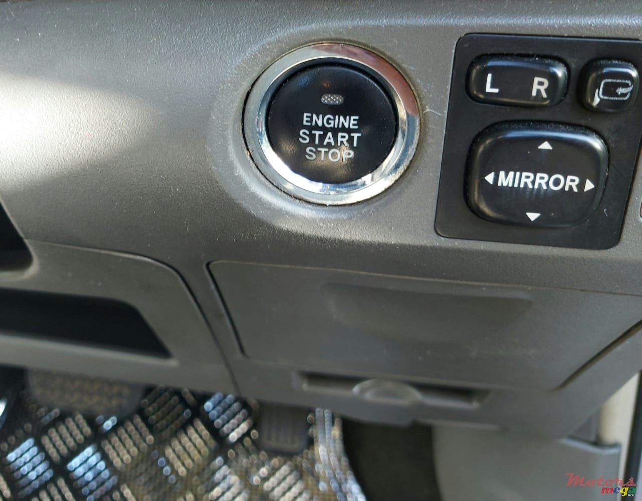 2009' Toyota Vitz Jant cosmic photo #5