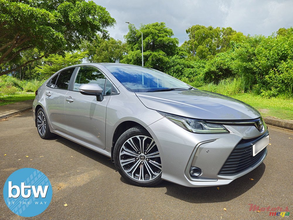 2022' Toyota Corolla photo #1