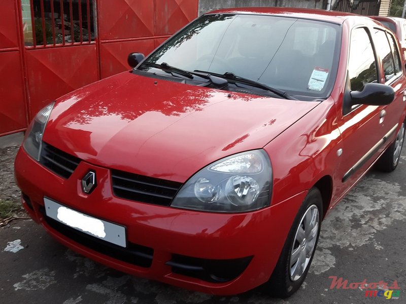 2009' Renault Clio photo #1