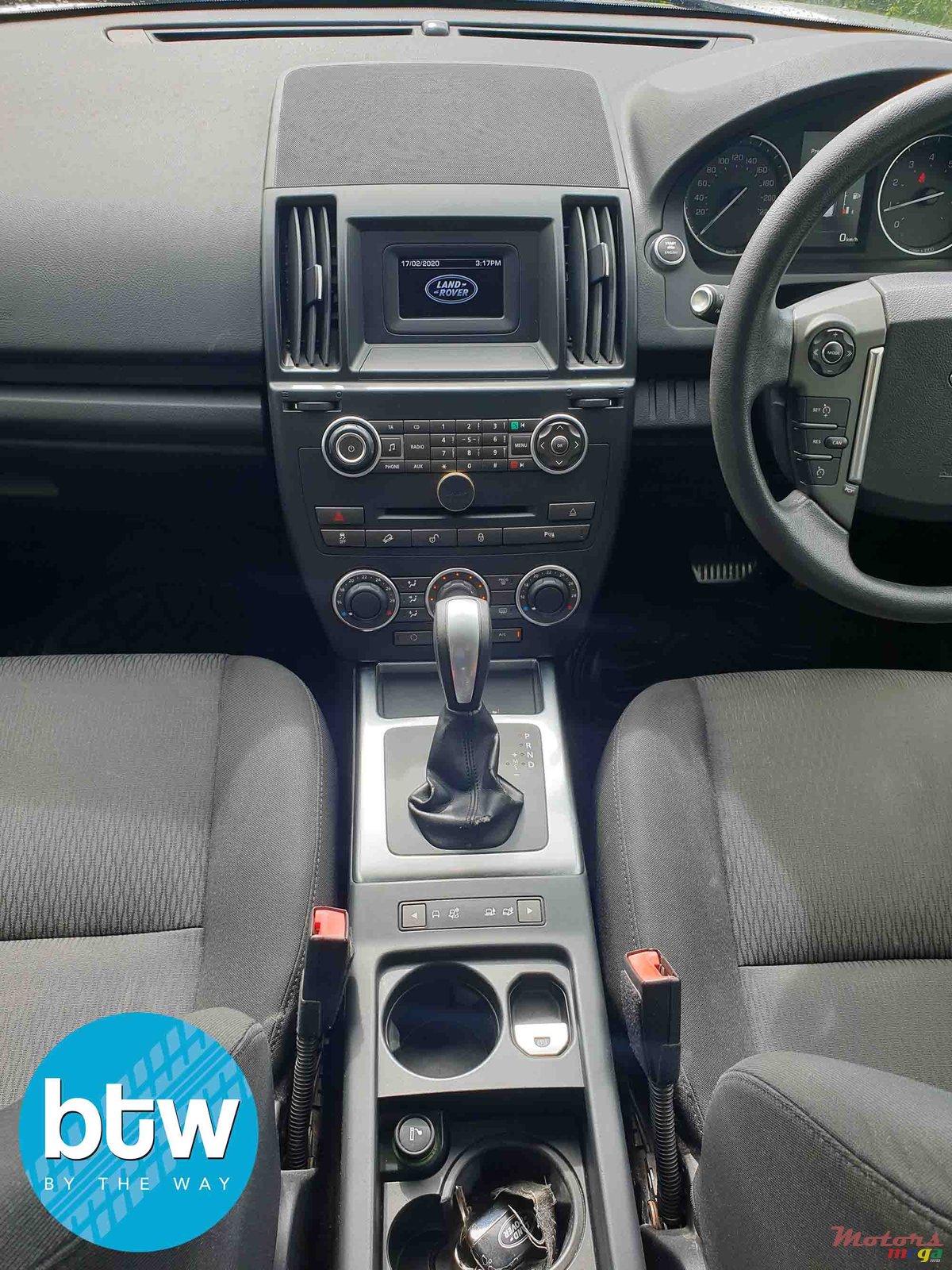 2014' Land Rover Freelander 2 Si4 S photo #4