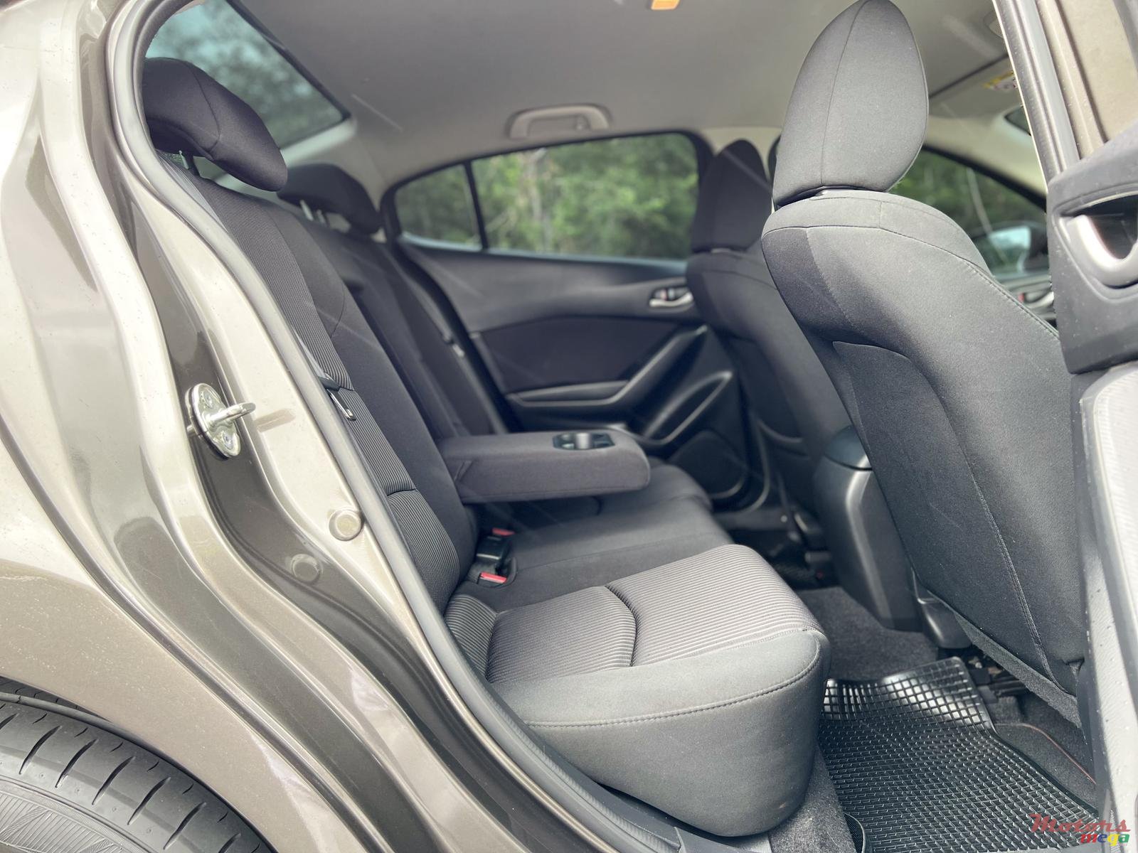 2016' Mazda 3 photo #7