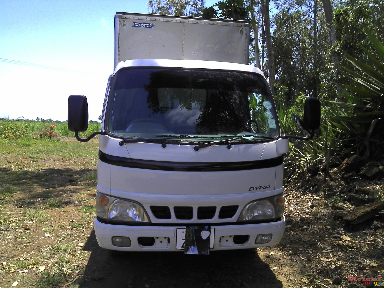 2004' Toyota photo #1