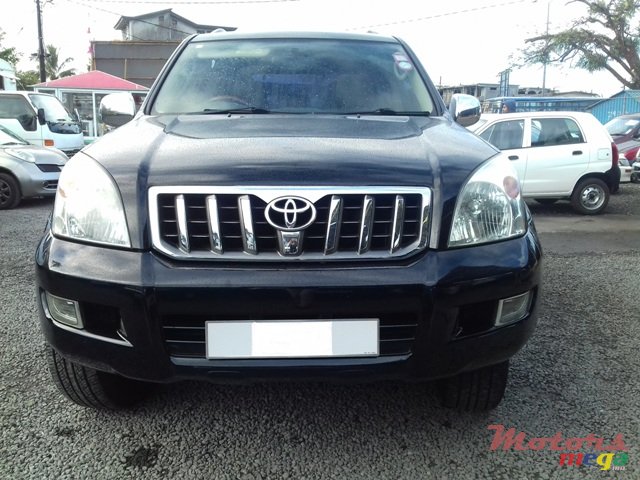 2007' Toyota Prado photo #2