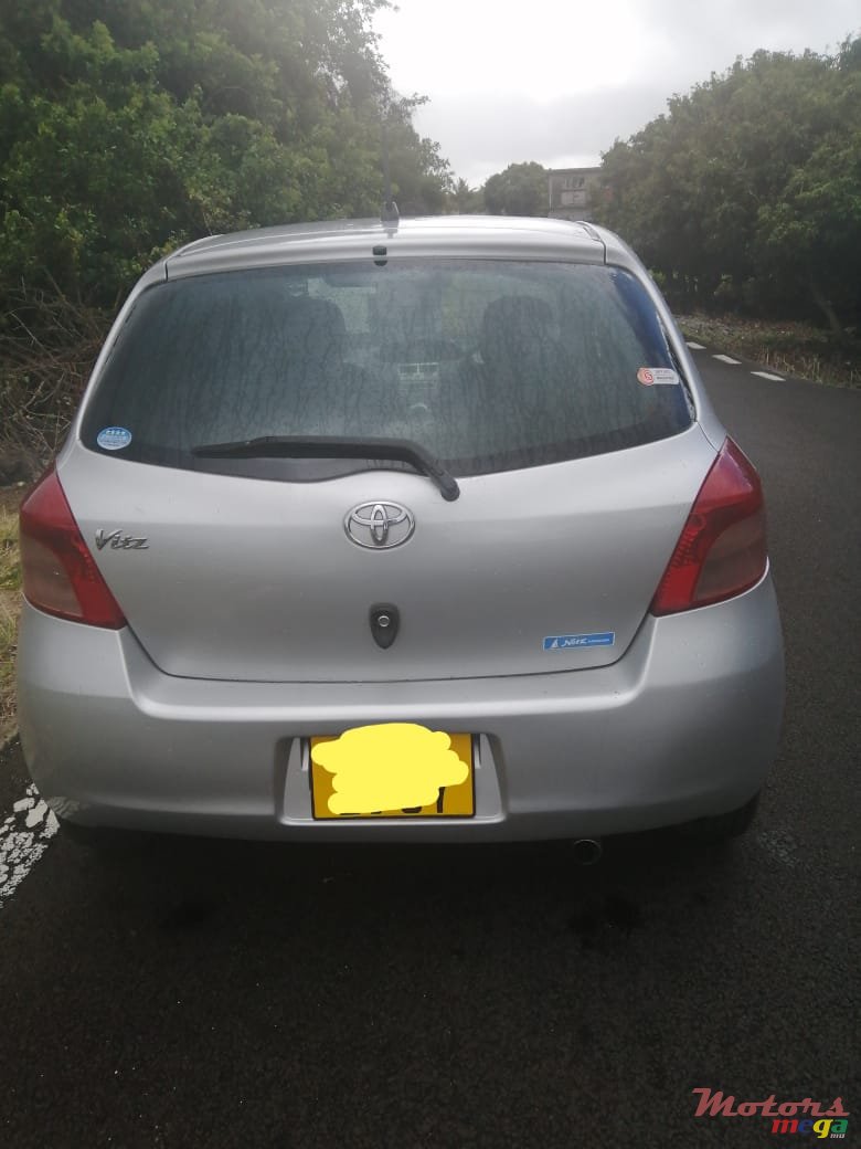 2007' Toyota Vitz Nil photo #2