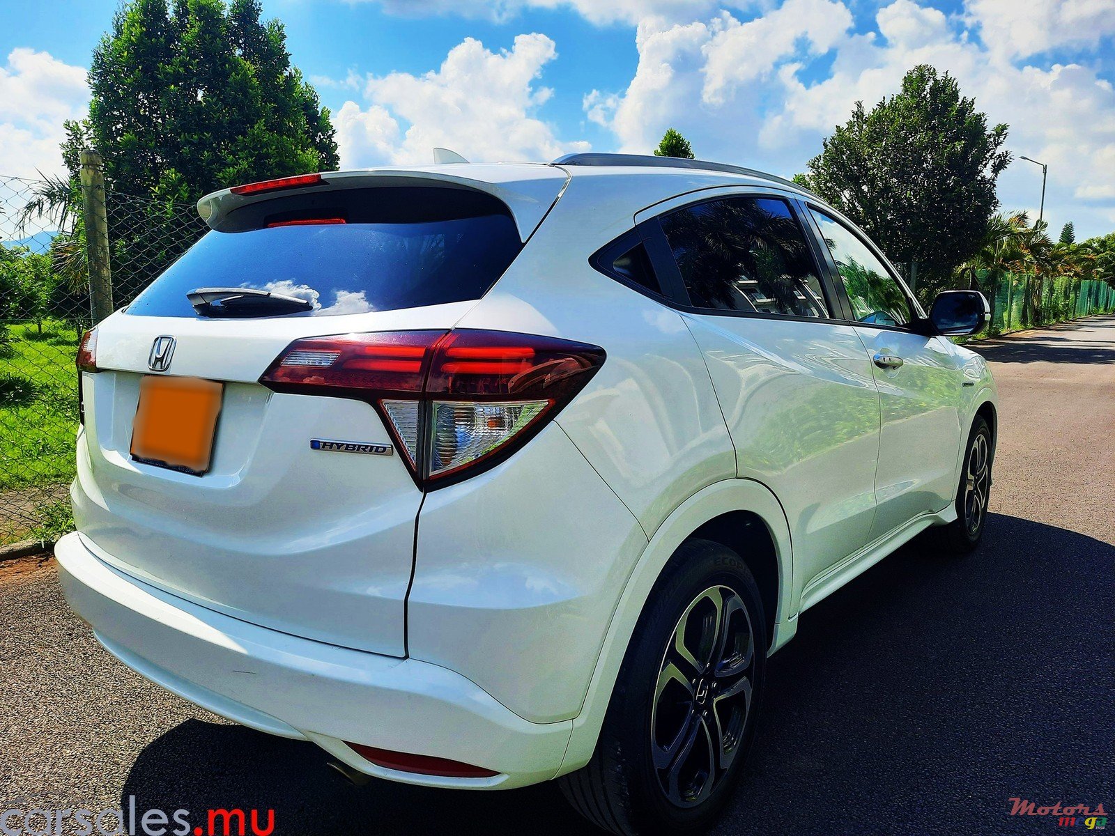 2015' Honda Vezel Z Hybrid photo #4