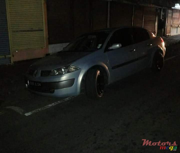 2004' Renault Megane photo #3