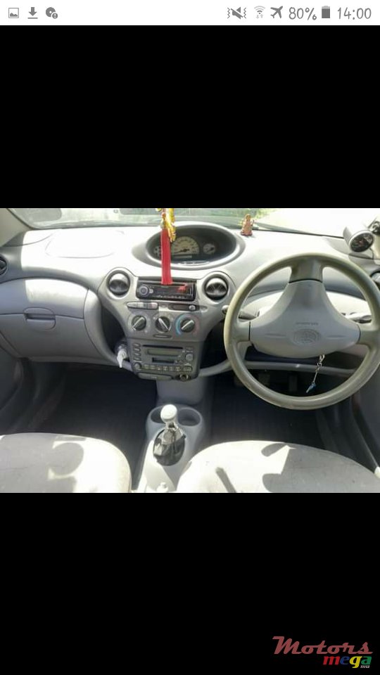 2000' Toyota Vitz photo #6