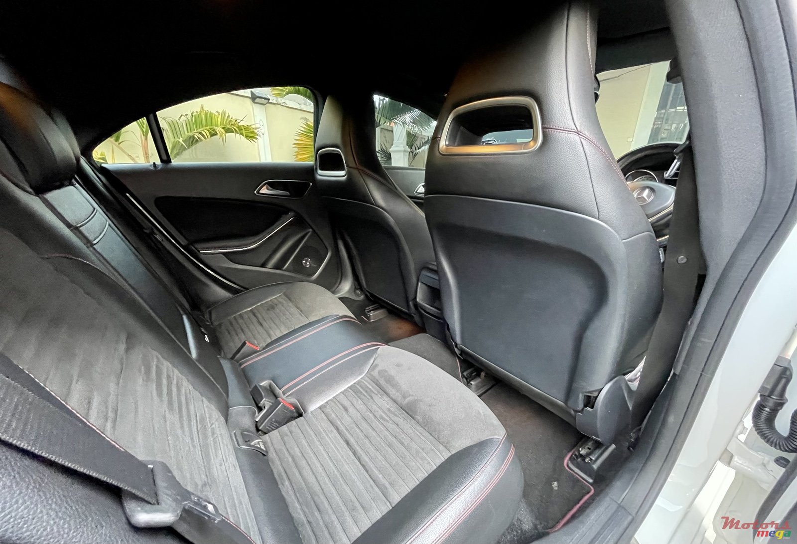 2014' Mercedes-Benz CLA 180 photo #3