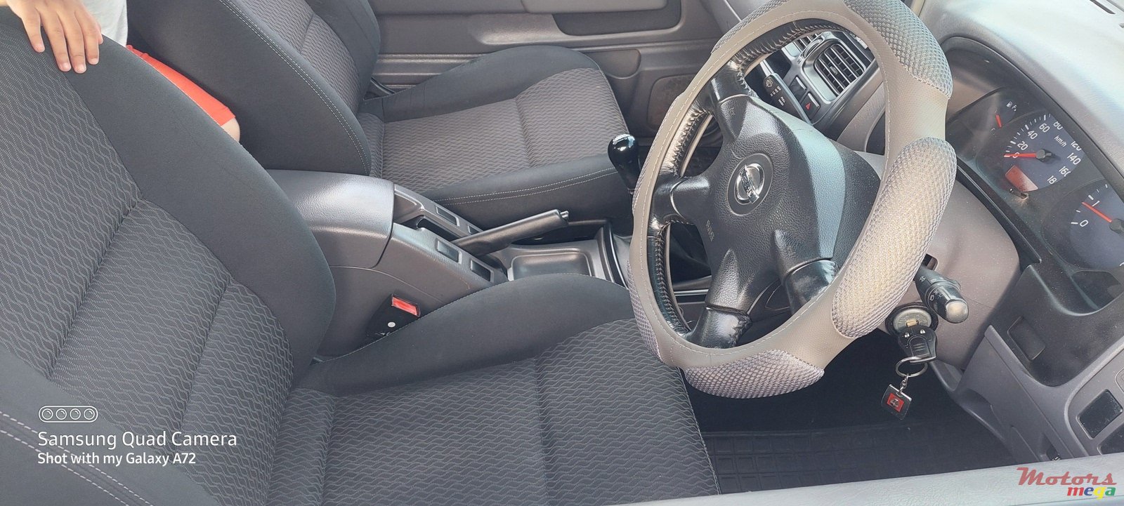 2020' Nissan NV300 photo #5