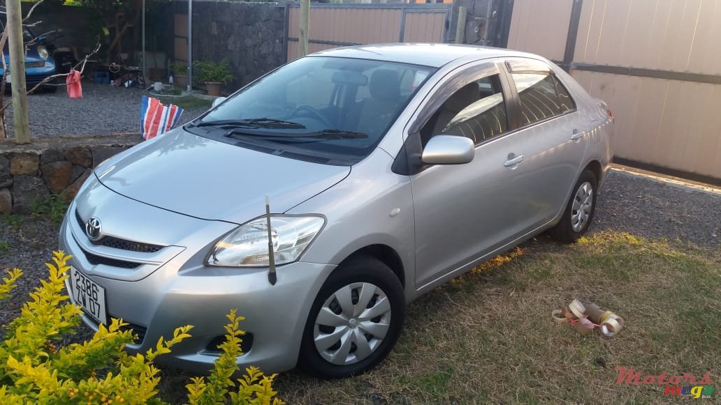2007' Toyota Yaris Belta photo #2