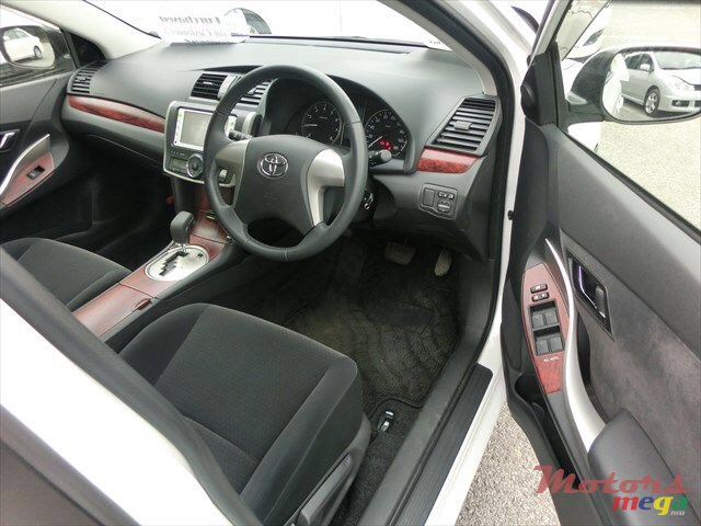 2011' Toyota Allion A15 photo #2
