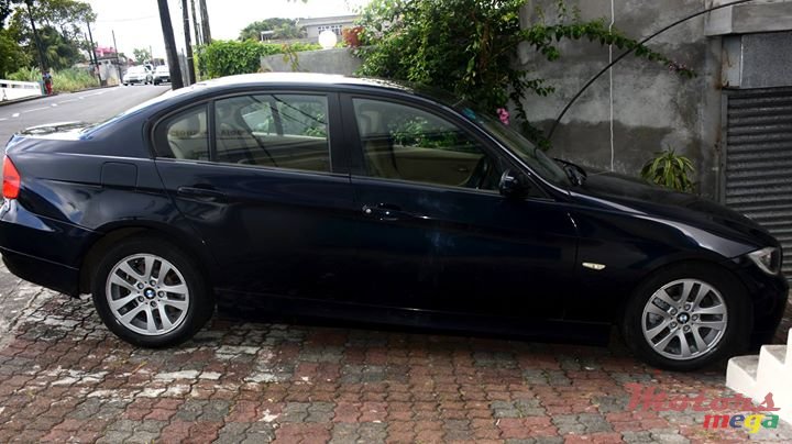 2005' BMW 3 Series 320i photo #1