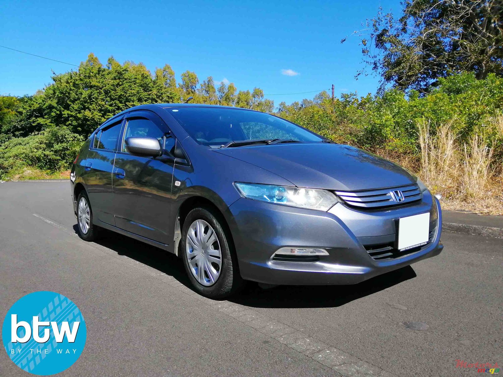 2011' Honda Insight Hybrid photo #1