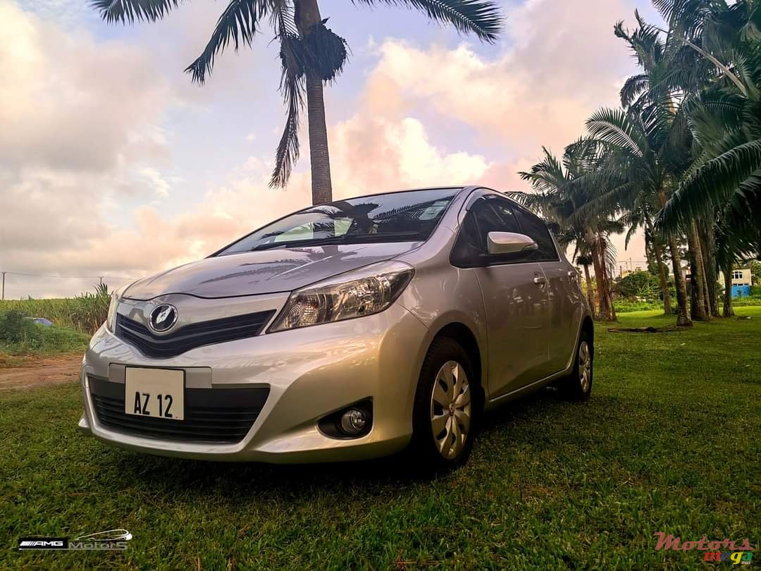 2012' Toyota Vitz photo #3