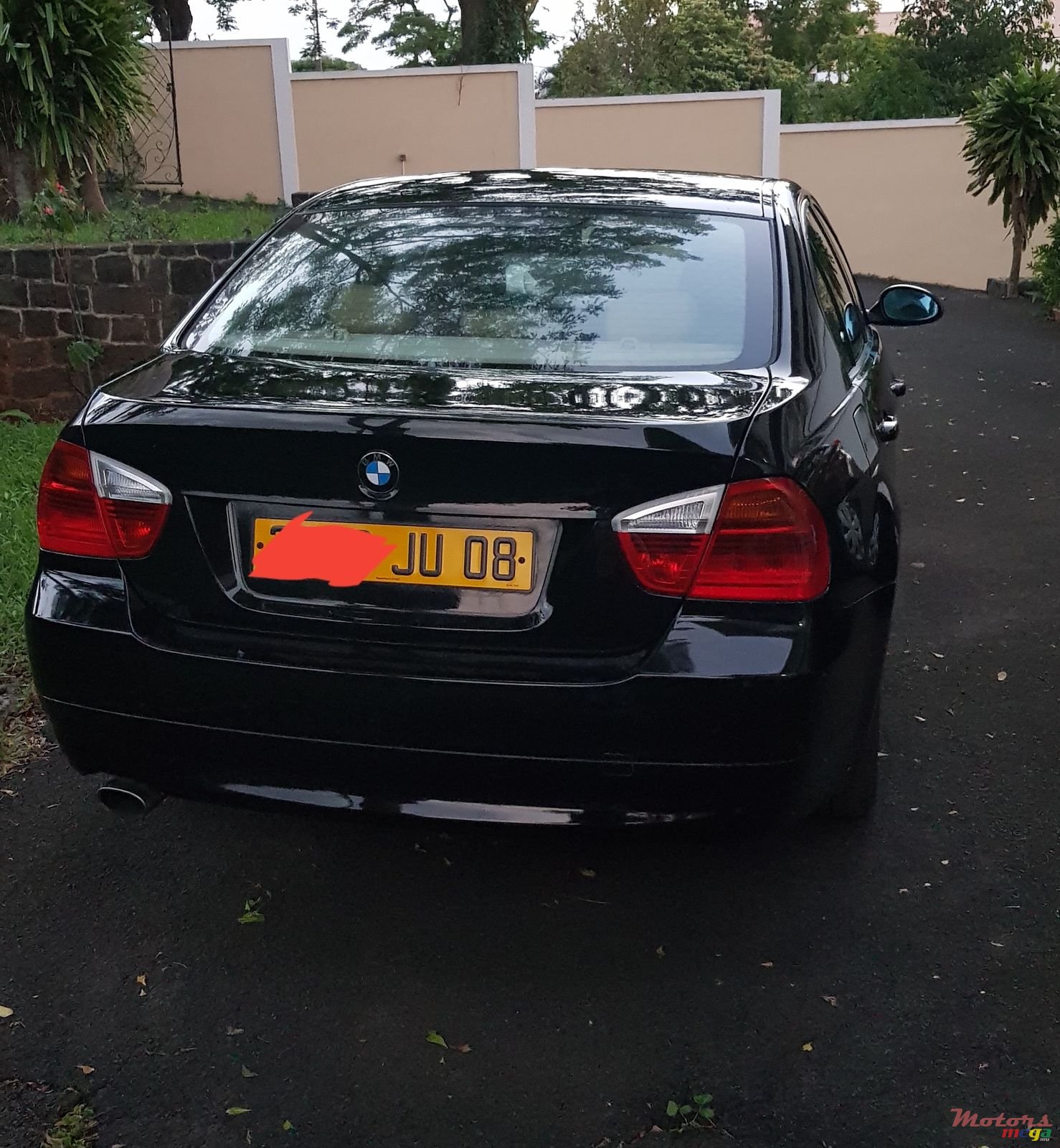 2008' BMW 320 320i photo #2