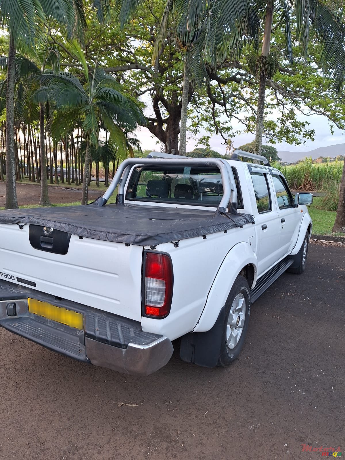 2017' Nissan Hardbody photo #4