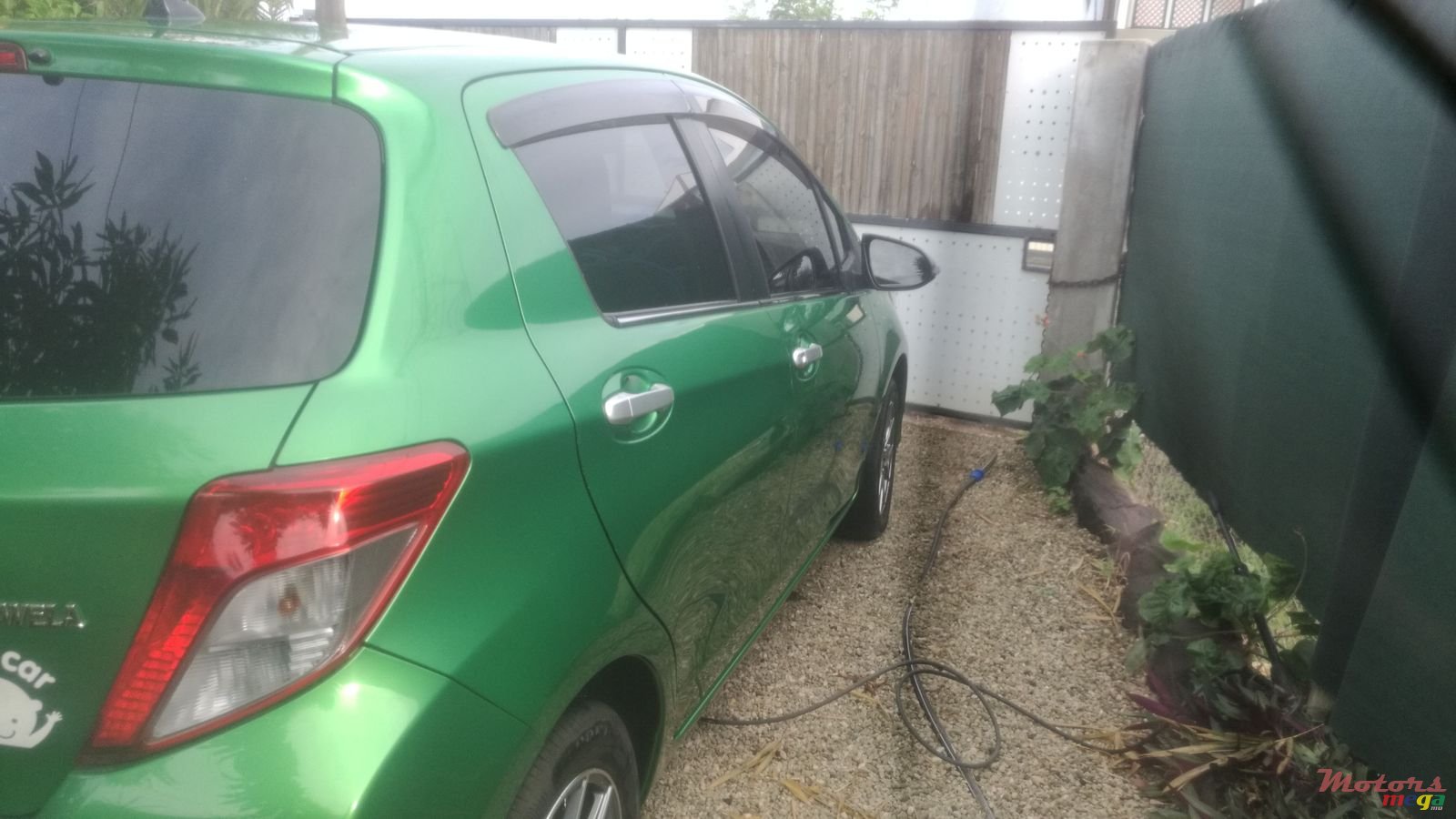 2011' Toyota Vitz Jewela photo #2